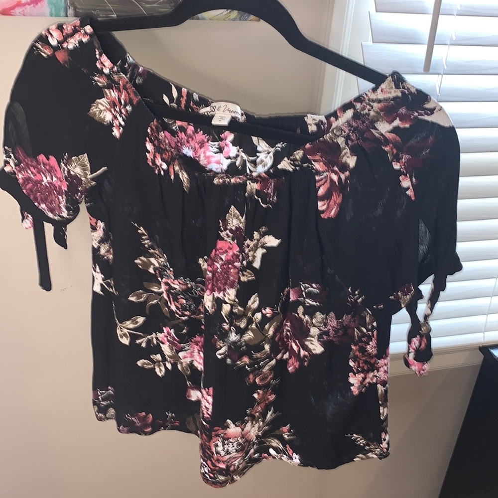 Floral top